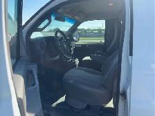 2017 GMC Savana - Photo 10