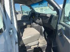 2017 GMC Savana - Photo 33