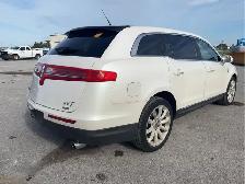 2012 Lincoln MKT - Photo 5