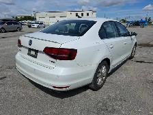 2016 Volkswagen Jetta - Photo 5