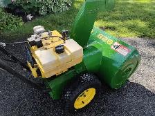 SOUFFLEUSE.  === JOHN.  DEERE  === - Photo 2
