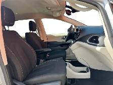 2024 Chrysler Grand Caravan SXT - Photo 13