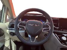 2024 Chrysler Grand Caravan SXT - Photo 16