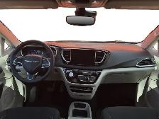 2024 Chrysler Grand Caravan SXT - Photo 17