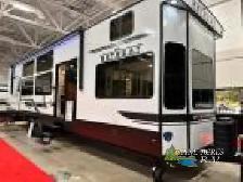 2025 Keystone RV Retreat 391CLDL 3 Bedrooms