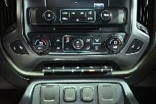 2018 GMC Sierra 3500HD Z71 Crew Cab - 4x4 - ONE OWNER - ALL TERR - Photo 19