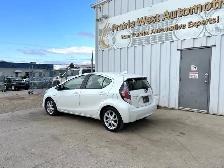 2016 Toyota Prius C Remote Start | Power Lock - Photo 7