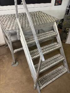 Industrial Aluminum Staircase Work PlatformAnti Skid Stair$675ob - Photo 9