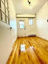 One bedroom in a shared 6 ½ unit near Metros available now