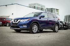 2017 Nissan Rogue SV. LOCAL BC VEHICLE. FULLY OPTIONED.
