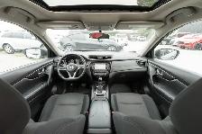 2017 Nissan Rogue SV. LOCAL BC VEHICLE. FULLY OPTIONED. - Photo 9