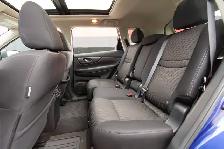 2017 Nissan Rogue SV. LOCAL BC VEHICLE. FULLY OPTIONED. - Photo 18