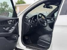 2019 Mercedes-Benz GLC300 4MATIC LOCAL BC VEHICLE. NO ACCIDENT. - Photo 10