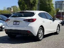 2016 Mazda MAZDA3 Sport GS. LOCAL BC VEHICLE. LOW KILOMETRES. - Photo 4