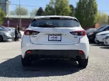 2016 Mazda MAZDA3 Sport GS. LOCAL BC VEHICLE. LOW KILOMETRES. - Photo 5