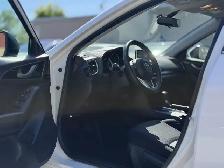 2016 Mazda MAZDA3 Sport GS. LOCAL BC VEHICLE. LOW KILOMETRES. - Photo 10