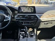 2018 BMW 5-Series 530i xDrive. LOCAL BC VEHICLE. M SPORT PACKAGE - Photo 16