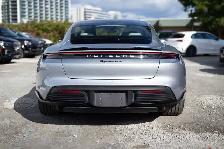 2020 Porsche Taycan 4S. FULLY LOADED. LOW KILOMETRES. SPORT CHRO - Photo 6