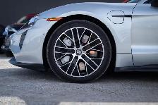 2020 Porsche Taycan 4S. FULLY LOADED. LOW KILOMETRES. SPORT CHRO - Photo 9