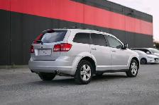 2009 Dodge Journey SXT. LOCAL BC VEHICLE. NO ACCIDENT. LOW KILOM - Photo 4