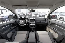 2009 Dodge Journey SXT. LOCAL BC VEHICLE. NO ACCIDENT. LOW KILOM - Photo 10