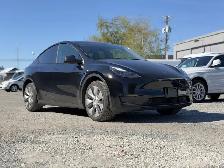 2023 Tesla Model Y Long Range AWD. LOCAL BC VEHICLE. ONE OWNER. - Photo 3