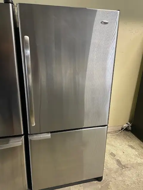 Réfrigérateur stainless 30'' congélateur au bas Amana