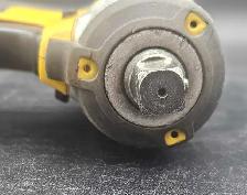 DEWALT 1/2 Inch Impact Wrench - Photo 3