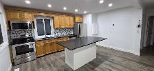 Duplex - Upper Unit 3 Bedroom, 2 bathrooms, 2 parking & Laundry - Photo 2