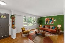 SIX BEDROOMS. 200 AMP. SIDE ENTRANCE. DOUBLE GARAGE. GARDEN CITY - Photo 5