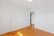 SIX BEDROOMS. 200 AMP. SIDE ENTRANCE. DOUBLE GARAGE. GARDEN CITY - Photo 13