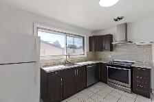 SIX BEDROOMS. 200 AMP. SIDE ENTRANCE. DOUBLE GARAGE. GARDEN CITY - Photo 15