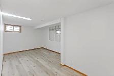 SIX BEDROOMS. 200 AMP. SIDE ENTRANCE. DOUBLE GARAGE. GARDEN CITY - Photo 18