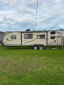 28’ keystone holiday trailer 2018