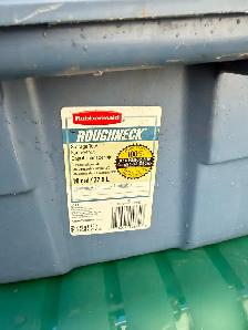Rubbermaid Storage Bins - Photo 3