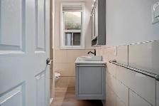 Bright 2-Bedroom Apartment in High Park - Photo 5