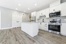 Two Bedroom Two Bathroom Apartment - Photo 2