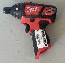 M12 Milwaukee Screwdriver Kit  2401-20 (31736521)
