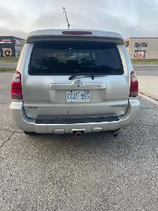 2006 Toyota 4Runner V8 Limited one owner - Photo 2