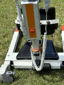 sit to stand lift fully electric with belt and hand control$1300 - Photo 4