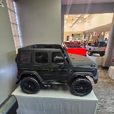 XL Luxury Mercedes SUVs, Rubber Tires, MP4 Touchscreen, Two Kids - Photo 4