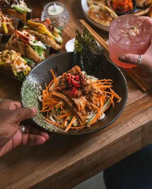 Employé(e) polyvalent(e) – Cuisine & Service