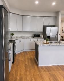 Private Bedroom for Rent in York University Village - Photo 9