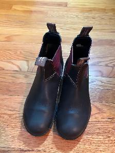Blundstone Boots Women size 9.5 Us Burgundy $150 - Photo 2