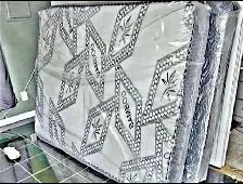 Queen size mattress - Photo 8