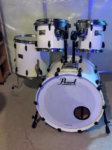 Pearl Drum Kit
