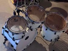 Pearl Drum Kit - Photo 3