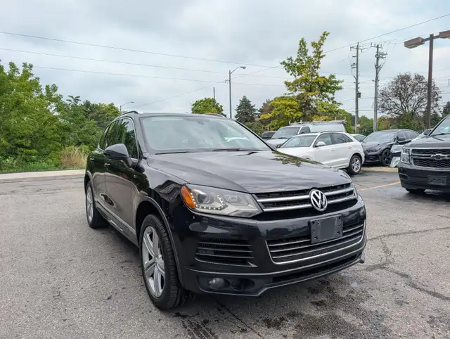 2014 Volkswagen Touareg TDI • Nav Pano Sunroof Leather