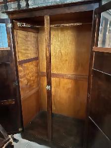 Wardrobe - Photo 2
