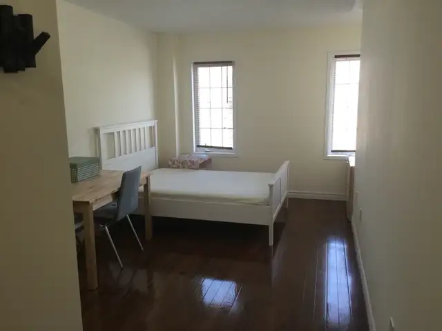 room for rent near York University
